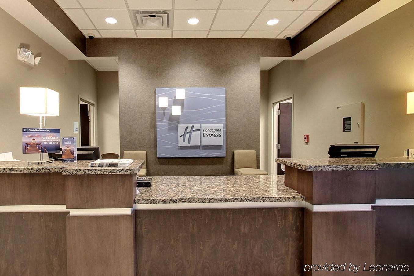 Holiday Inn Express & Suites - Cleveland Northwest By Ihg Exterior photo